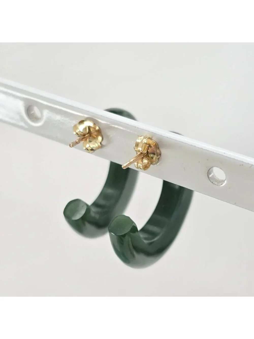 Green Jadite? Hoop Crescent Earrings With Gold-Tone Stud Closure LI625
